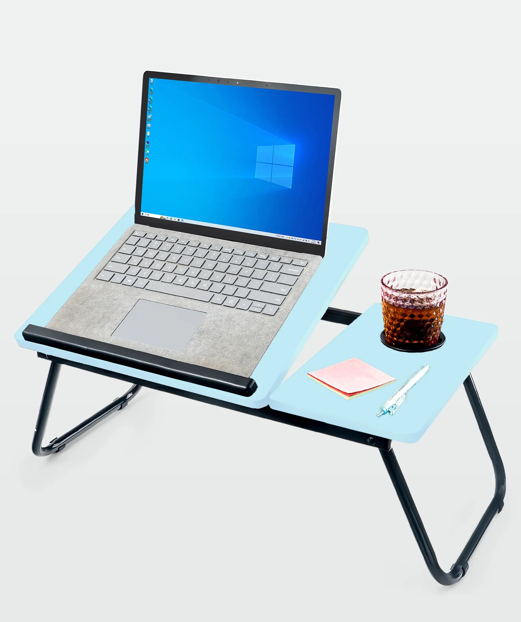 Tragbarer klapptisch aus holz und metall: ideal zum arbeiten und entspannen